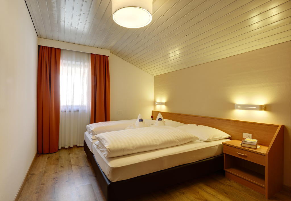 Apartments Schneider Lutago Rum bild